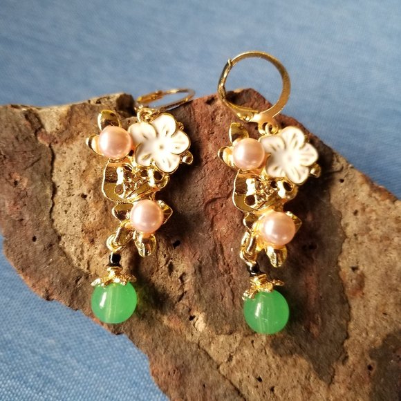 💐Flower & Baubles Beautiful Earrings - NWOT💐 - Picture 6 of 7